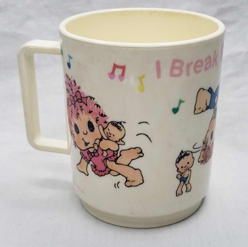 Vintage Hallmark Hard Plastic Mug Colorful Kids Break Dancing USA 1984